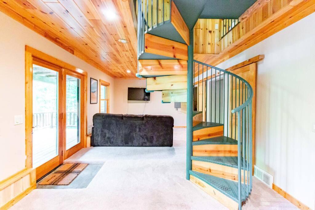 Hygge Up North Cabin Traverse City Exterior photo