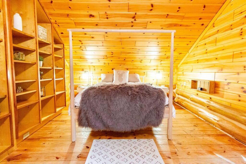 Hygge Up North Cabin Traverse City Exterior photo