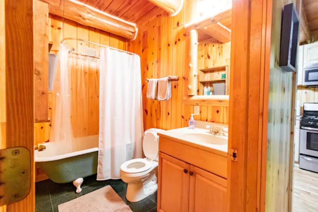 Hygge Up North Cabin Traverse City Exterior photo
